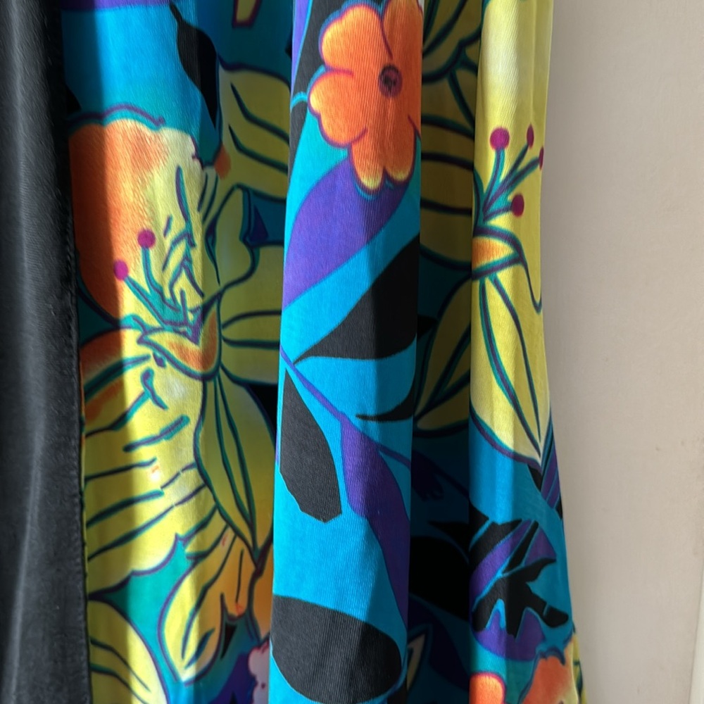 Dress - Picture 2 of 6